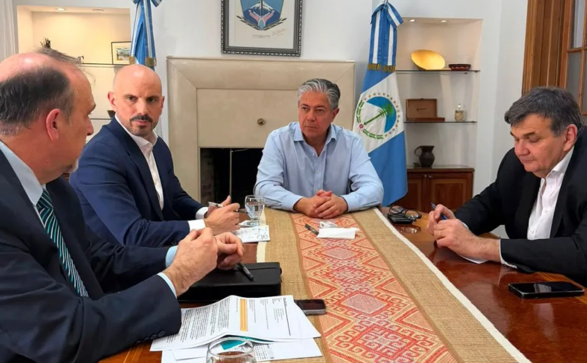 Rolando Figueroa presentó un programa de alivio para las familias neuquinas
