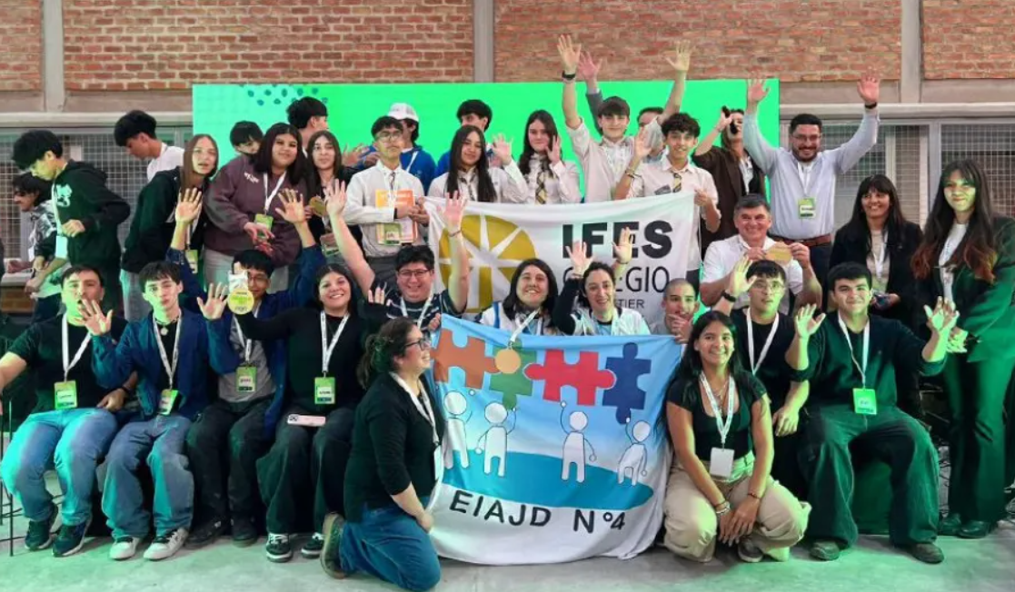Con la participación de un centenar de estudiantes se inauguró la EducaTic 2026