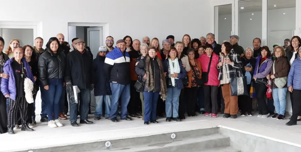 Neuquén construye 10 complejos de 32 departamentos y centro de día para adultos mayores